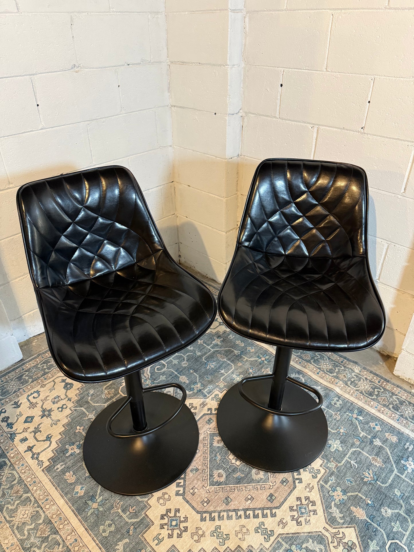 Adjustable Swivel Bar Stools Set of 2, Counter Height PU Leather Bar Stool with Back and footrest, Modern Upholstered Pub Bar Stools for Kitchen Island, 350 LBS Capacity