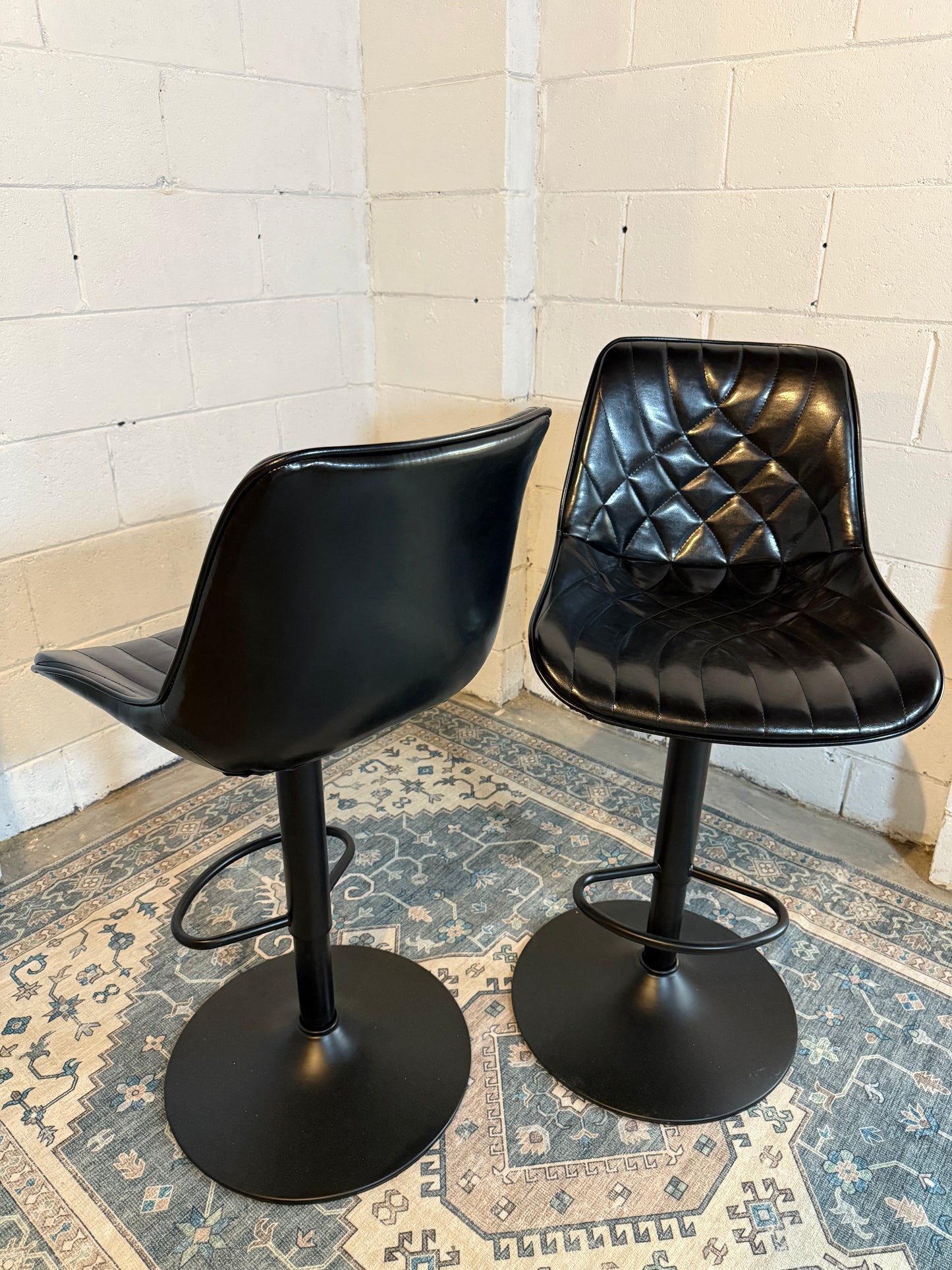 Adjustable Swivel Bar Stools Set of 2, Counter Height PU Leather Bar Stool with Back and footrest, Modern Upholstered Pub Bar Stools for Kitchen Island, 350 LBS Capacity