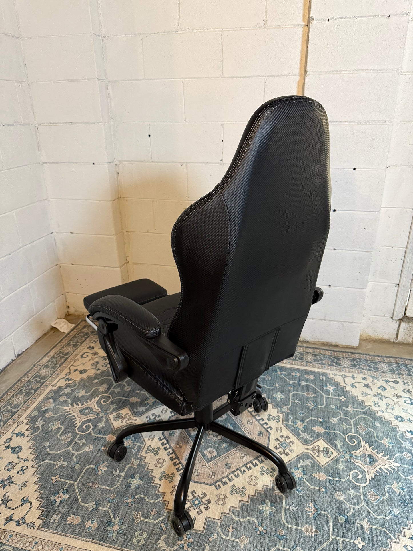 Big and Tall Gaming Chair 400lb Weight Capacity,Gamer Chairs for Adults,Video Game Chair wth Footrest,Racing Style Computer Gamer Chair with Headrest and Lumbar Support (Gray)