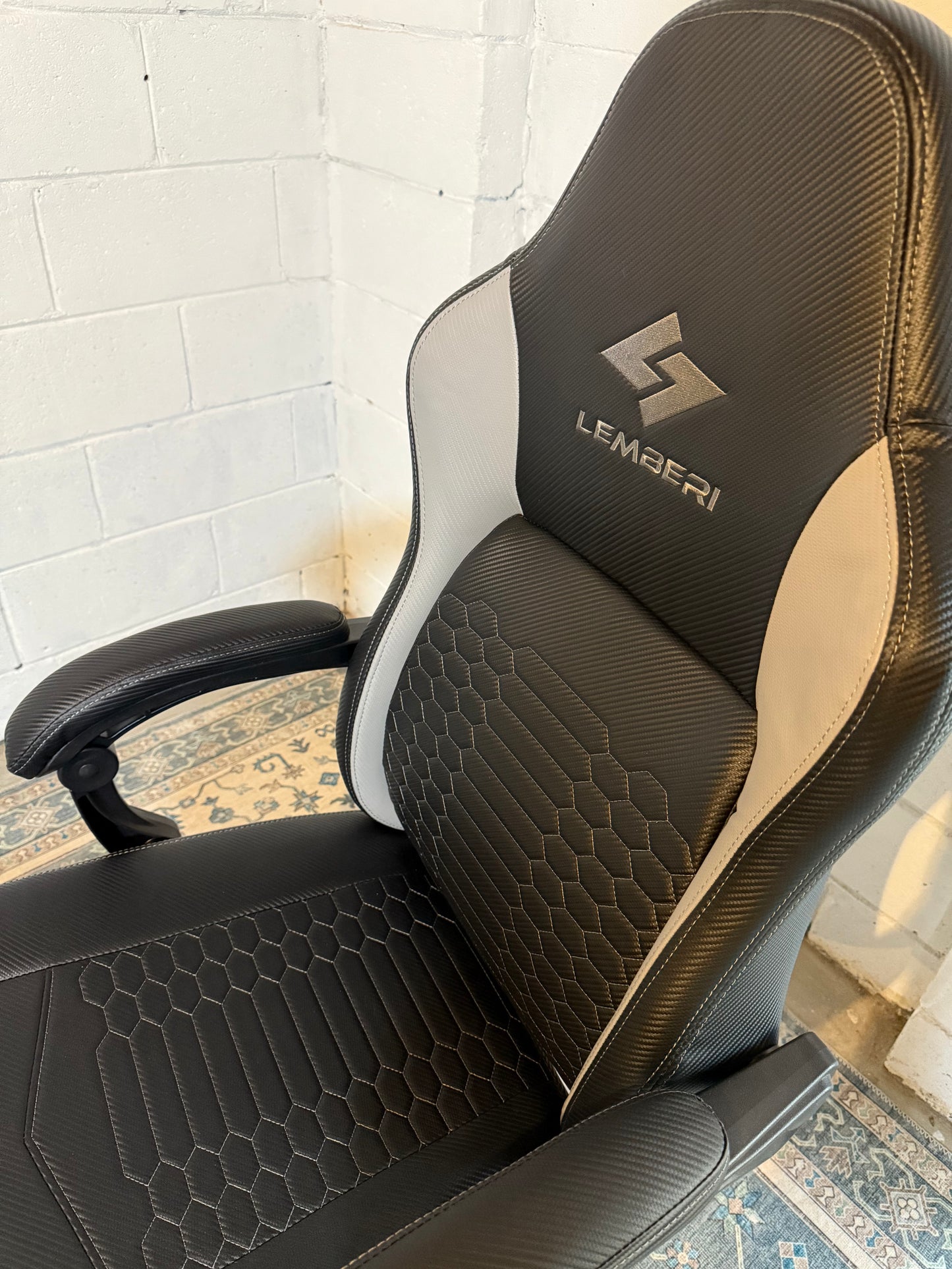 Big and Tall Gaming Chair 400lb Weight Capacity,Gamer Chairs for Adults,Video Game Chair wth Footrest,Racing Style Computer Gamer Chair with Headrest and Lumbar Support (Gray)