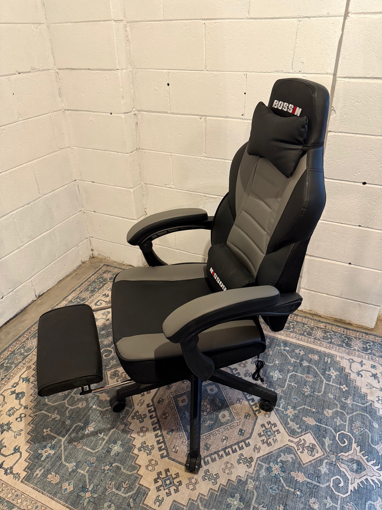 Gaming Chair with Massage, Ergonomic Heavy Duty Design with Footrest and Lumbar Support, Large Size Cushion High Back Office Chair, Big and Tall Gaming Computer Chair for Kids