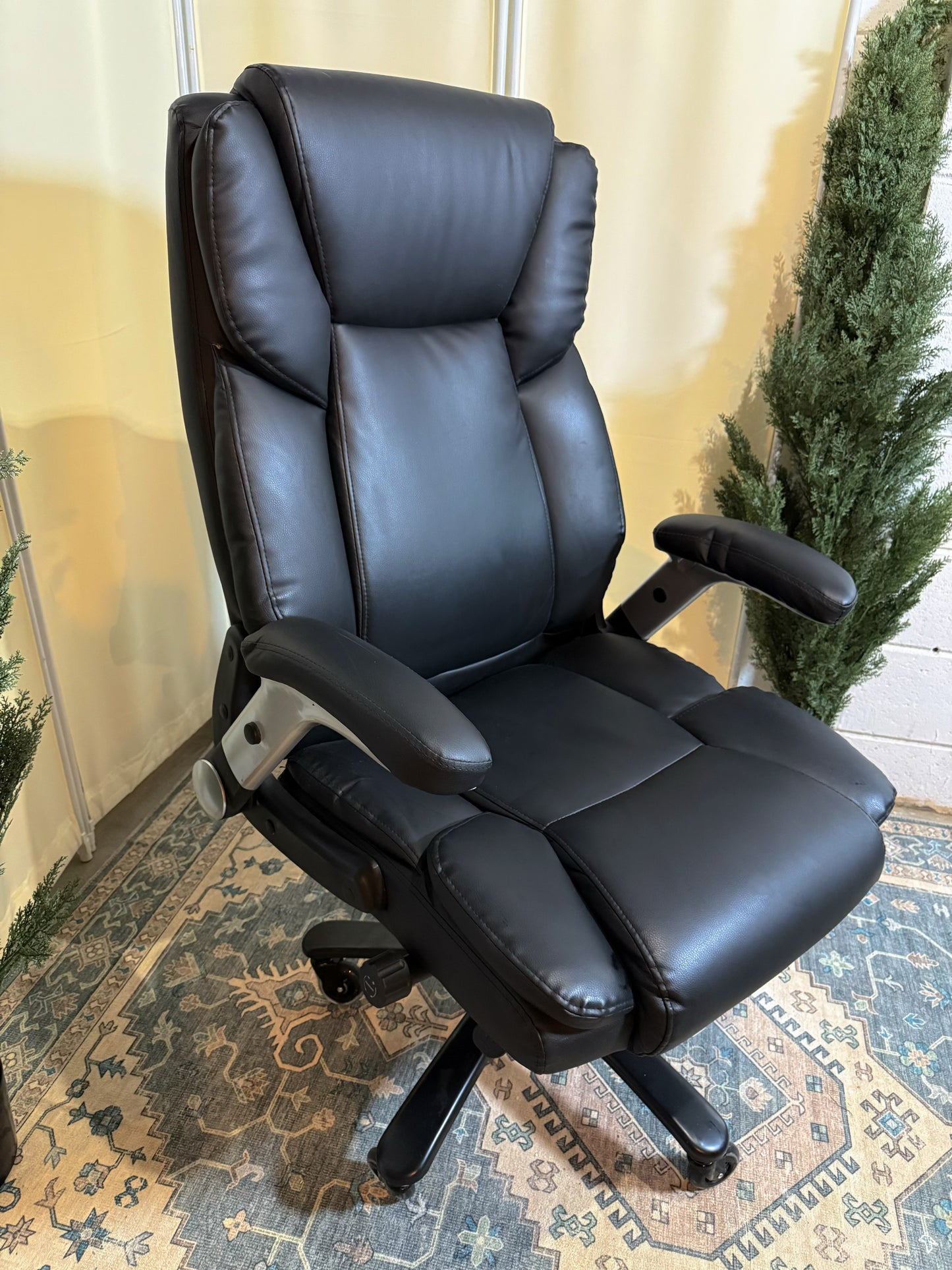 600lbs Large Heavy Duty Office Chair with Flip up Armrest, Big and Tall Office Chair