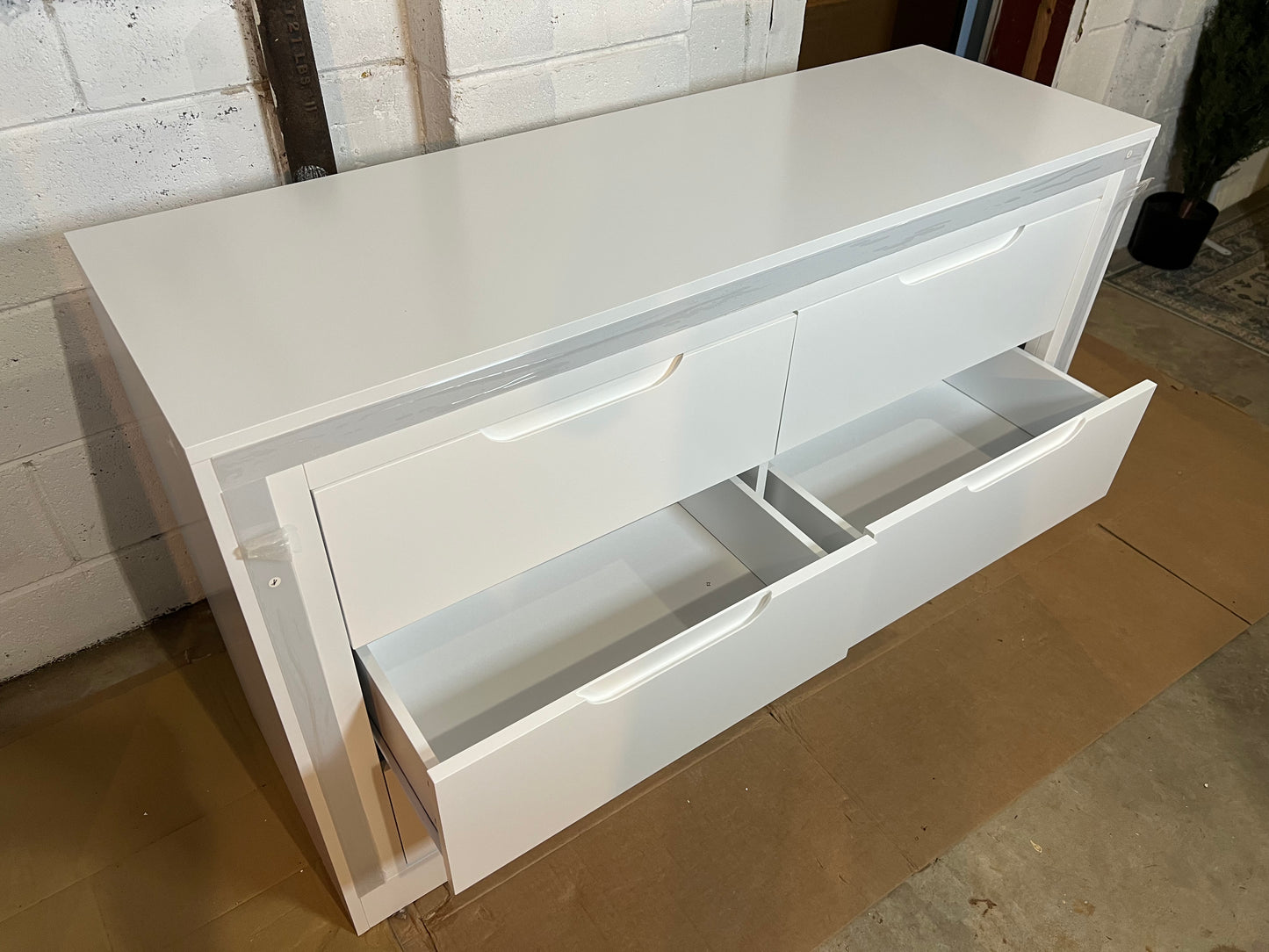 White Dresser,6 Drawer Dresser Modern Wooden Closet Dressers for Bedroom, Living Room, Hallway, Entryway, Cloakroom, or Dressing Room,White