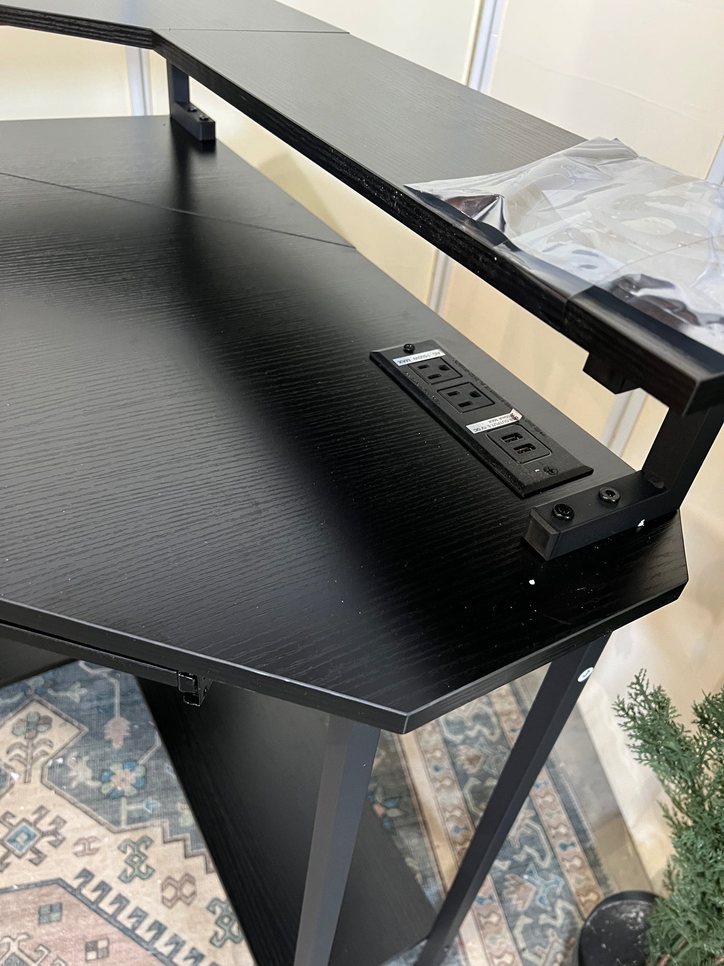 Corner Desk with Charging Station & LED Light, Triangle Corner Desk with Monitor Stand & Keyboard Tray for Small Space, Gaming Computer Desk with Storage Shelves for Home Office (Black)