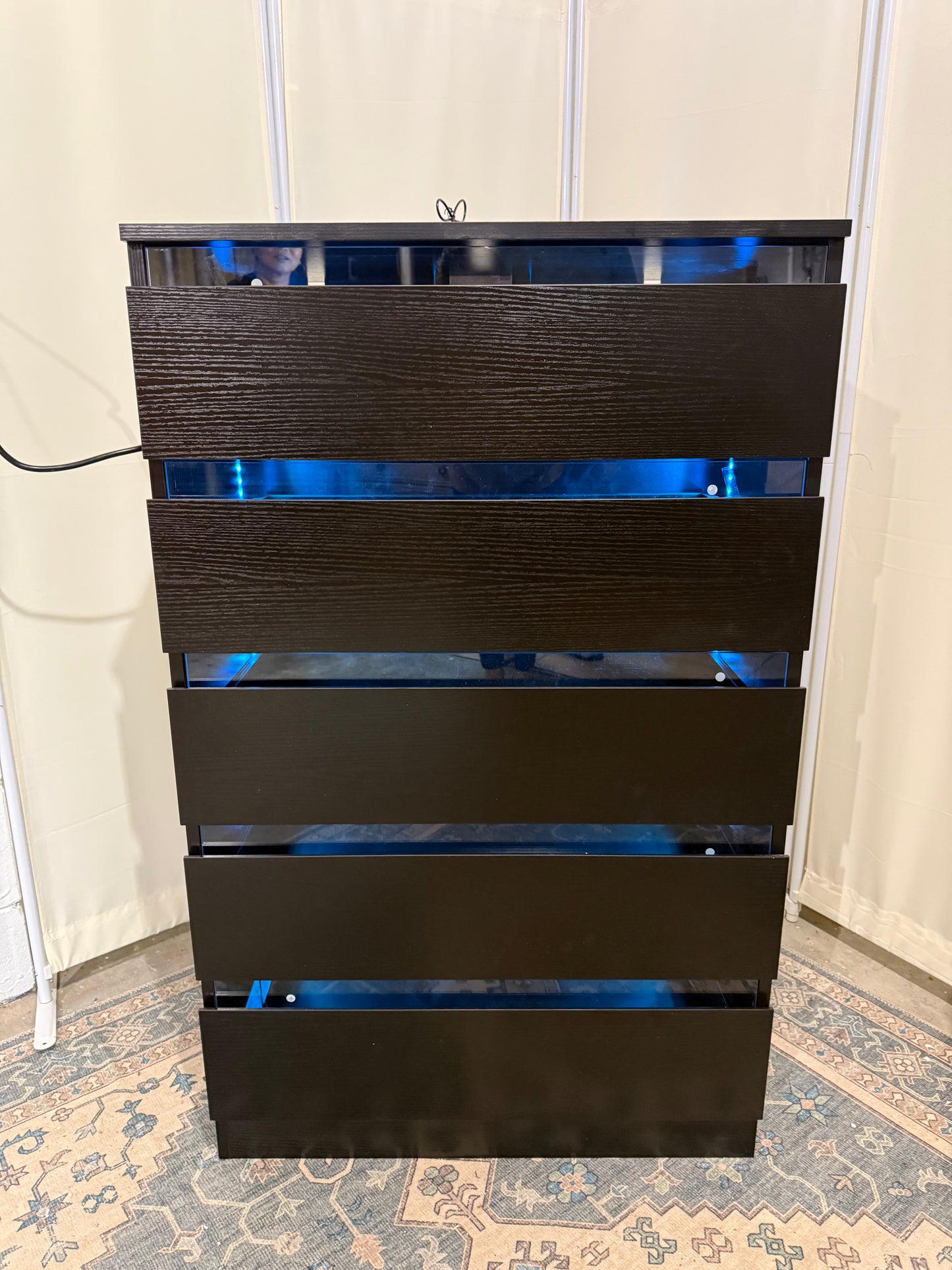 5 Drawer Tall Dresser with Power Outlets & LED Lights, Black Dresser with Embedded Handle, Modern Wood Dresser for Bedroom, Living Room, Hallway