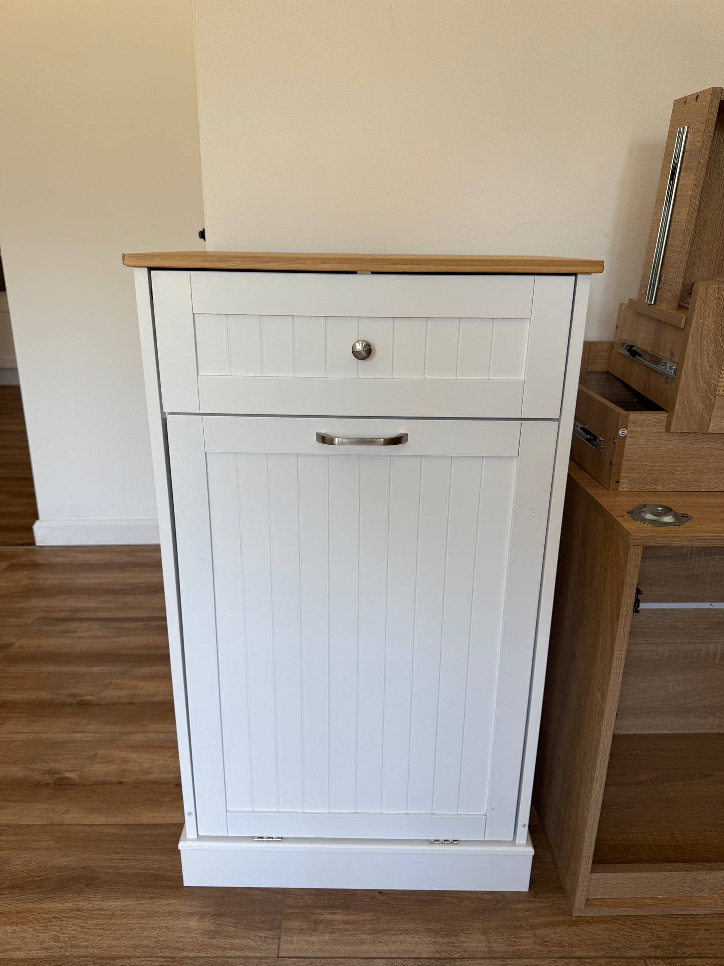 Trash Cabinet Tilt Out Freestanding, Pet Proof Kitchen Trash Cabinet Laundry Hamper with Cutting Board, Wood Garbage Recycling Station Hideaway Trash Holder Drawers (1, White)