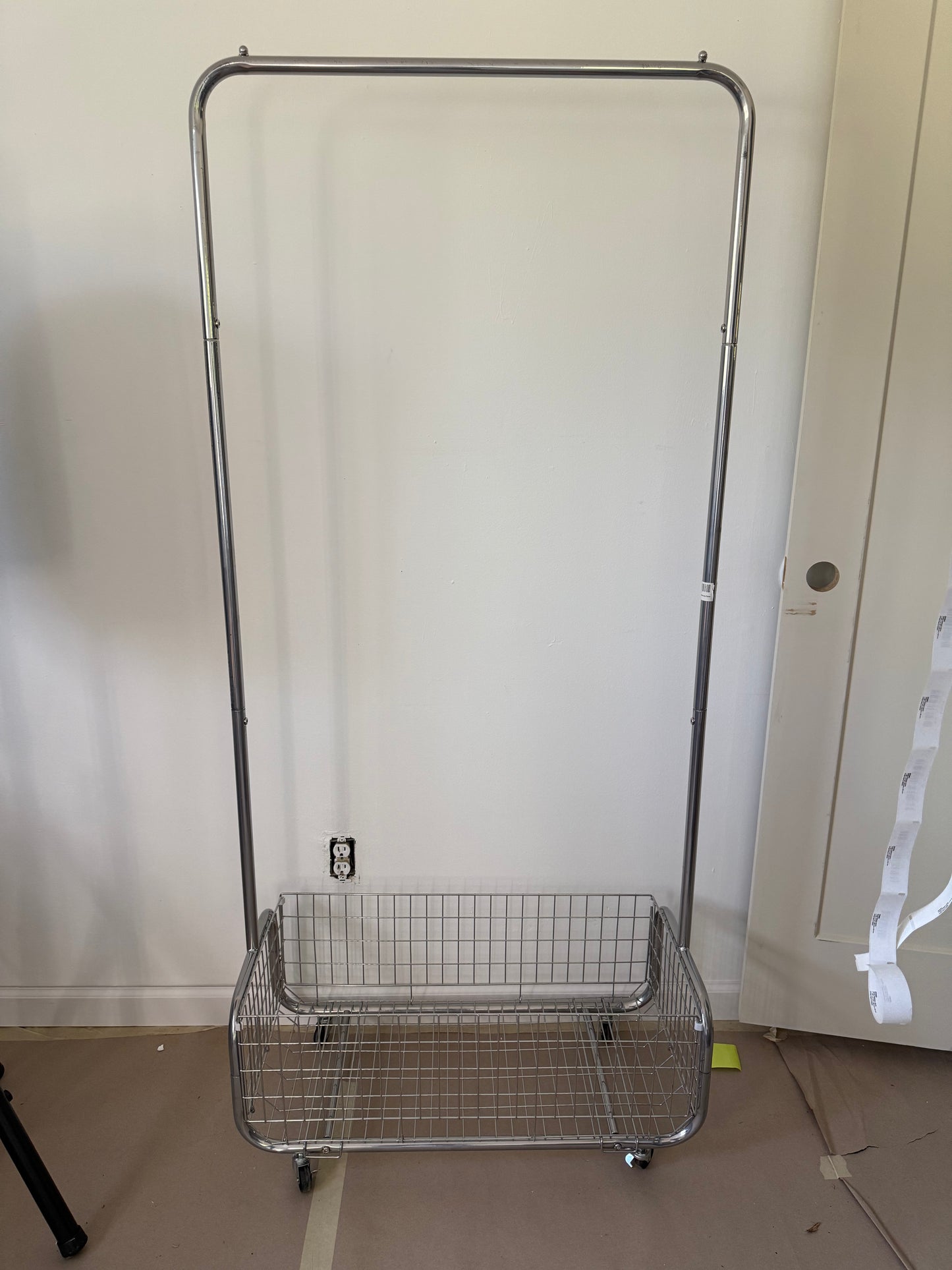 37-W7WW-VX4E Portable Coat and Hat Hanger