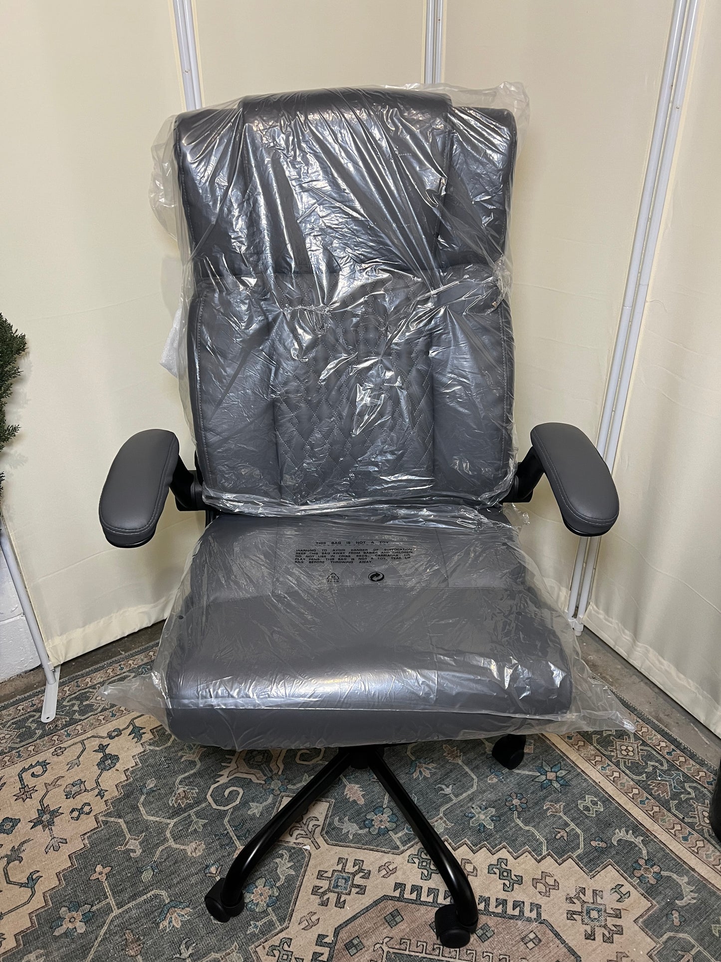Big and Tall Office Chair, Ergonomic Leather Office Computer Desk Chair, Black Heavy Duty Office Chair with Flip-up Armrest, Comfortable High Back Home Chair 400 LBS with Lumbar Support