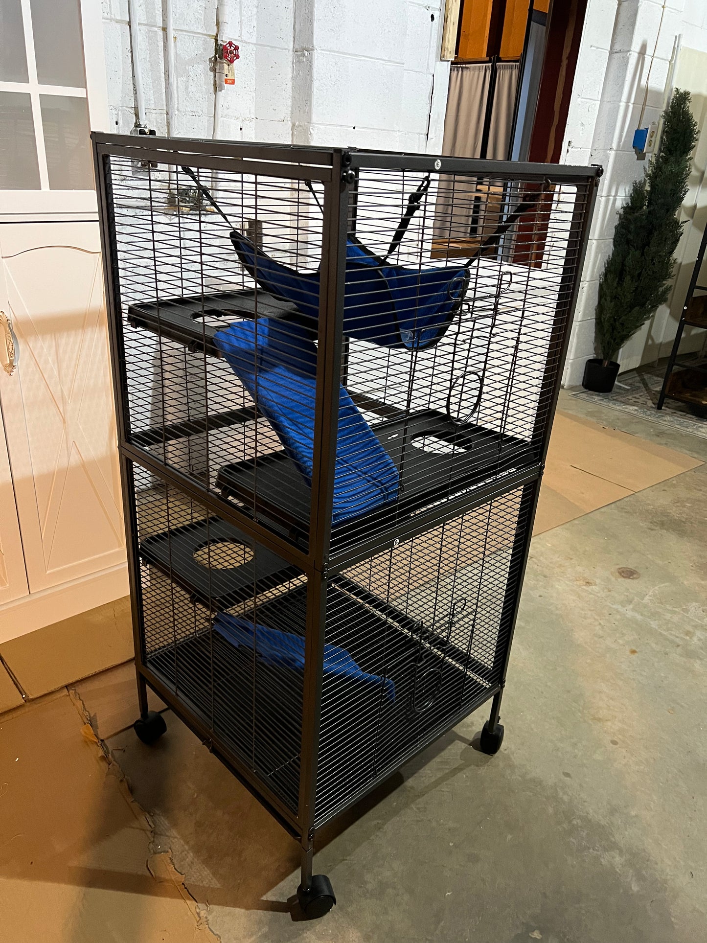 45''H Metal Small Animal Cages, Rolling Chinchilla Cage with Removable Ramps, Lagre Critter Nation Cage for Chinchillas/Guinea Pigs/Rabbit, Ferret Cages with Hammock & 4 Tiers, Black