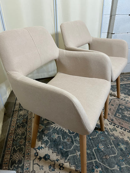 Mid Century Modern Dining Chairs Set of 2 Comfy Accent Chair Upholstered Kitchen Dining Living Room Chairs for Bedrooms Waiting Room Home Arm Desk Chair No Wheels (Beige, 2)
