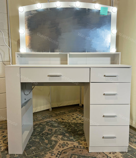 RBGW0 I870001062A1 Makeup Table
